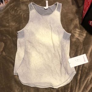 Lululemon tank top size 6 tags still attached